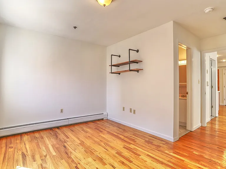 632 Adams St #3 — Photo 14