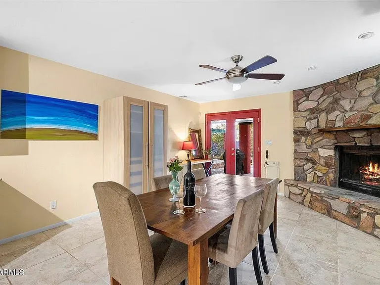 810 E Friess Dr — Photo 10