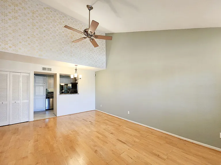 1860 White Oak Dr #236 — Photo 8
