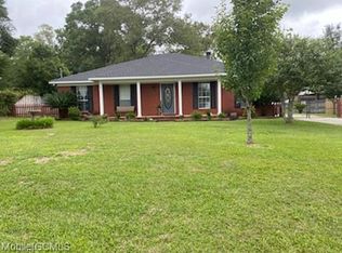 8140 Longview Dr E, Grand Bay, AL 36541