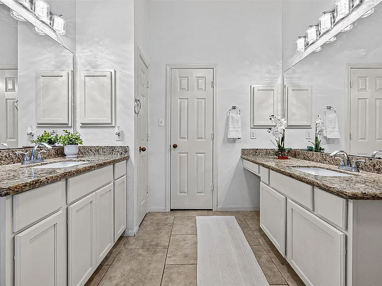 19207 Rebel Yell Dr — Photo 32