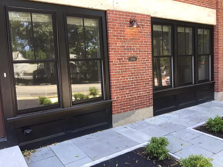 2044 Beacon St #1 — Photo 3