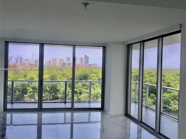 16385 Biscayne Blvd, North Miami Beach, FL