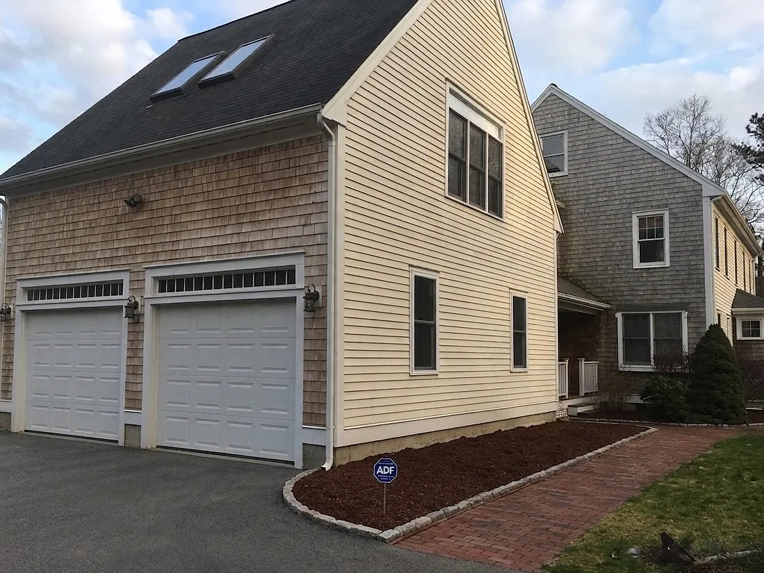 4 bed, 2.5 bath, 3713 sqft, $5,500 — Photo 4