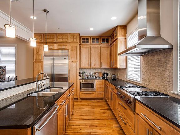 4th image of 4144 Emerson Ave APT 3