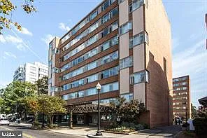 Dupont East Condominium — Photo 1