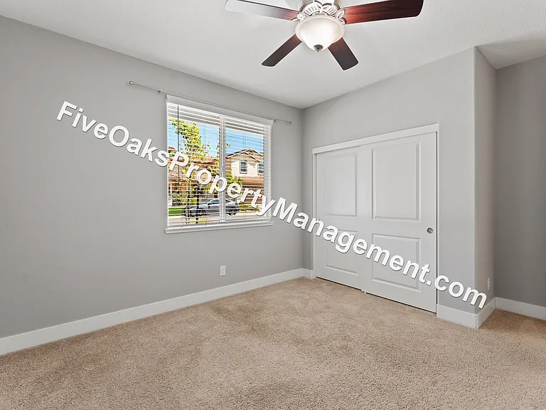 571 Willow Ridge Ct — Photo 17