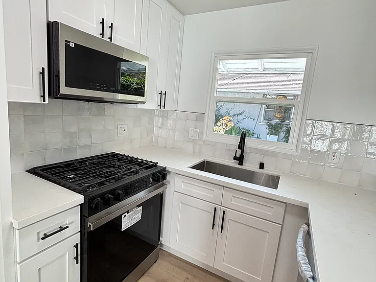 1531 W Ball Rd #B — Photo 13