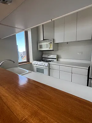 Kitchen, photo 1
