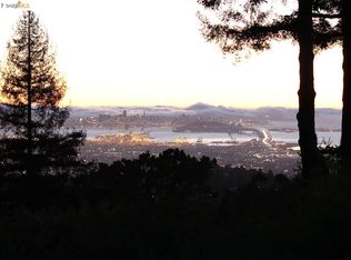 7117 Snake Rd, Oakland, CA 94611