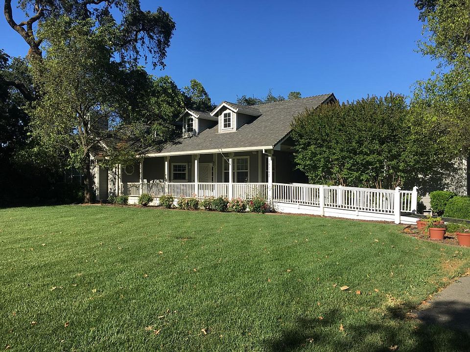 Country living within minutes of Downtown Davis. Handicap