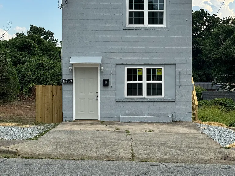1514 E 14th St #A — Photo 3