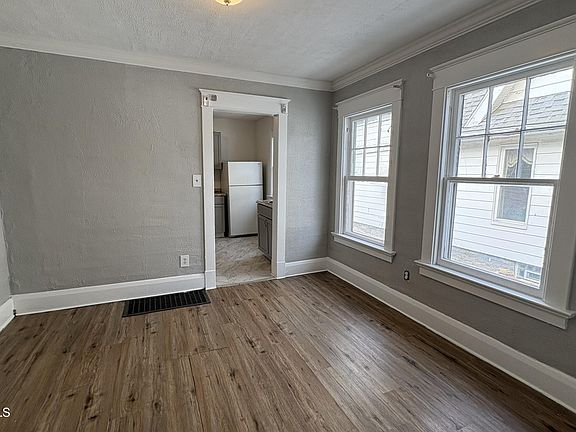 4th image of 1011 Alldays Ave