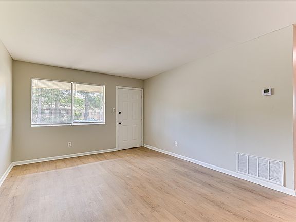 3rd image of 329 E View Dr