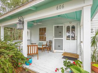 606 SE 3rd St, Carrabelle, FL 32322