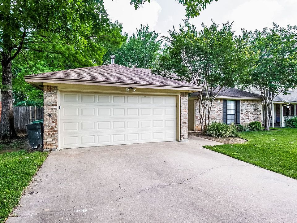 1st image of 444 Caviness Dr