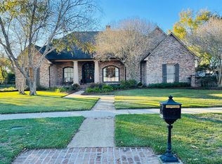 2013 N Woodchase Ct, Baton Rouge, LA 70808