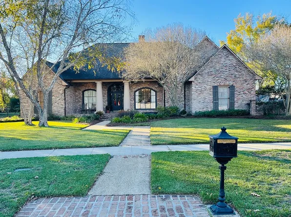 2013 N Woodchase Ct, Baton Rouge, LA 70808