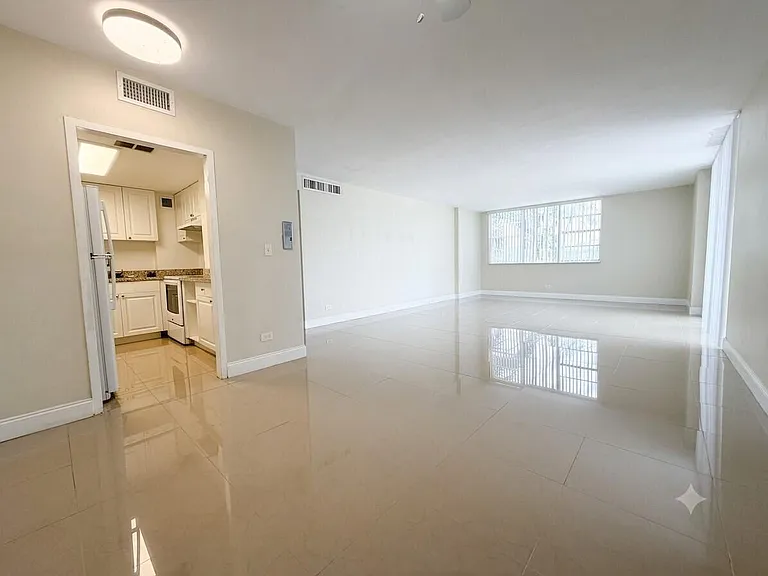 2800 N Flagler Dr #211 — Photo 4