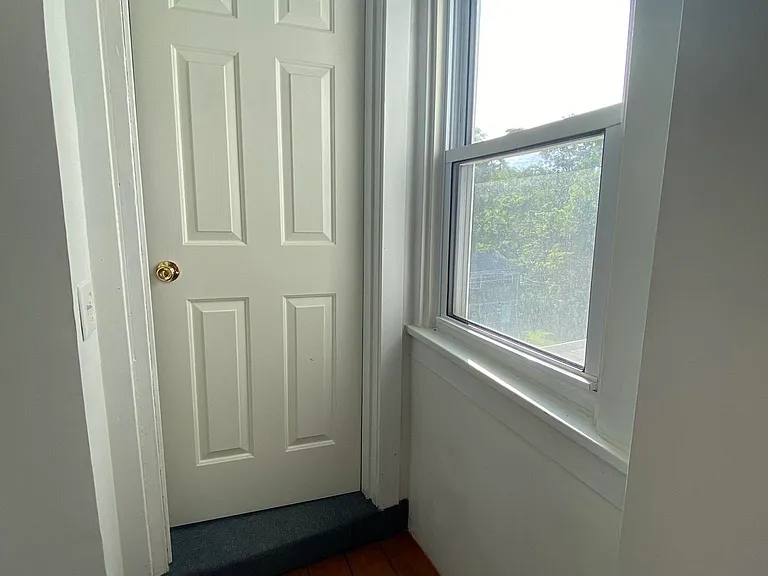61 Pointview Rd #2 — Photo 32