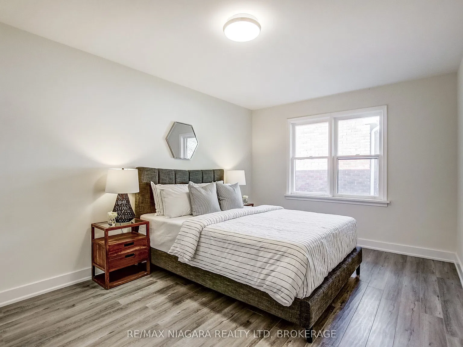 3 bed, $2,290 — Photo 4