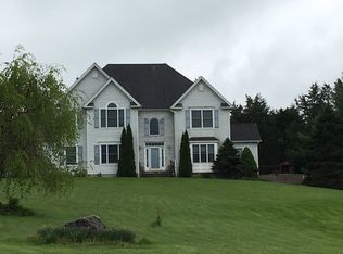 9 Stone Bridge Dr, Green Twp, NJ 07821