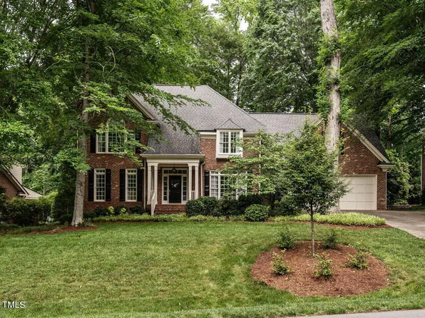 308 Lochside Dr, Cary, NC 27518