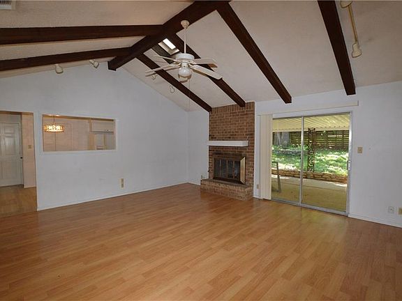 5th image of 7107 Whispering Oaks Dr