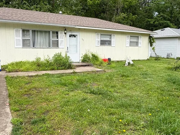 302 Saint James St, Neosho, MO 64850