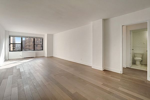 1st image of 120 E 34th St APT 15D
