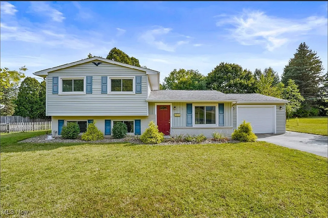 475 S Hillside Dr photo 1
