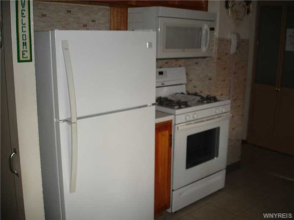 3rd image of 86 Nassau Ct