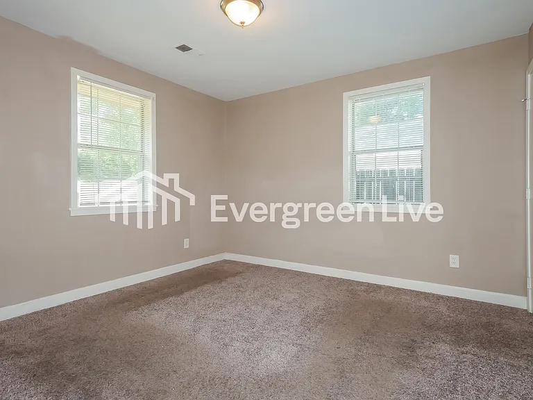 4610 Violet Ave — Photo 10