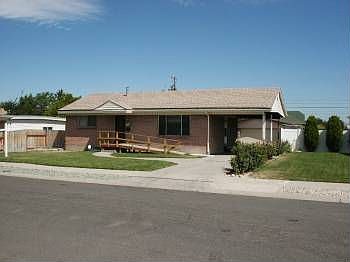 1st image of 2038 W Lindsay Dr