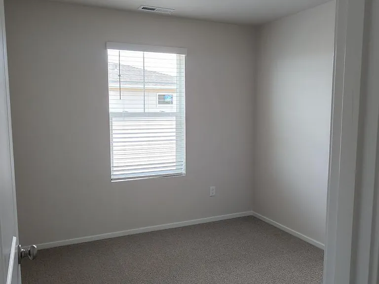 2215 Livesay Ln — Photo 17