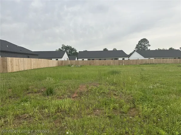 1922 Yellowstone Dr, Barling, AR 72923