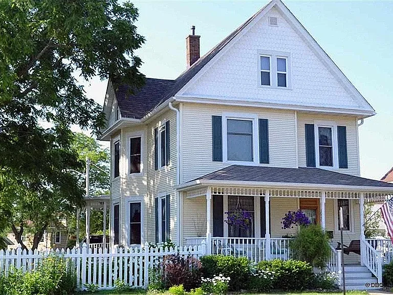1920 Loras Blvd — Photo 1