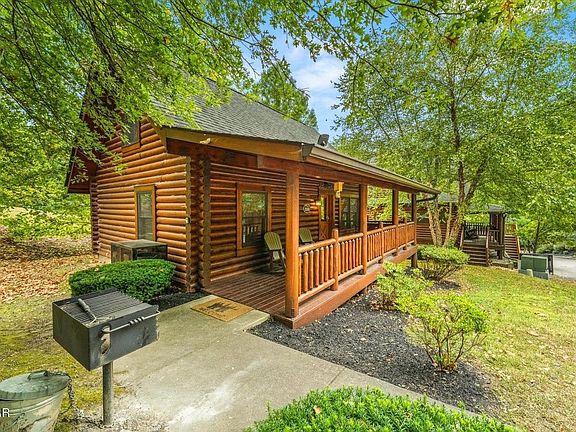 2nd image of 3150 Smoky Ridge Way