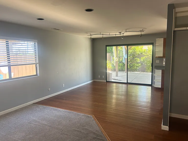 5357 Limerick Ave — Photo 17