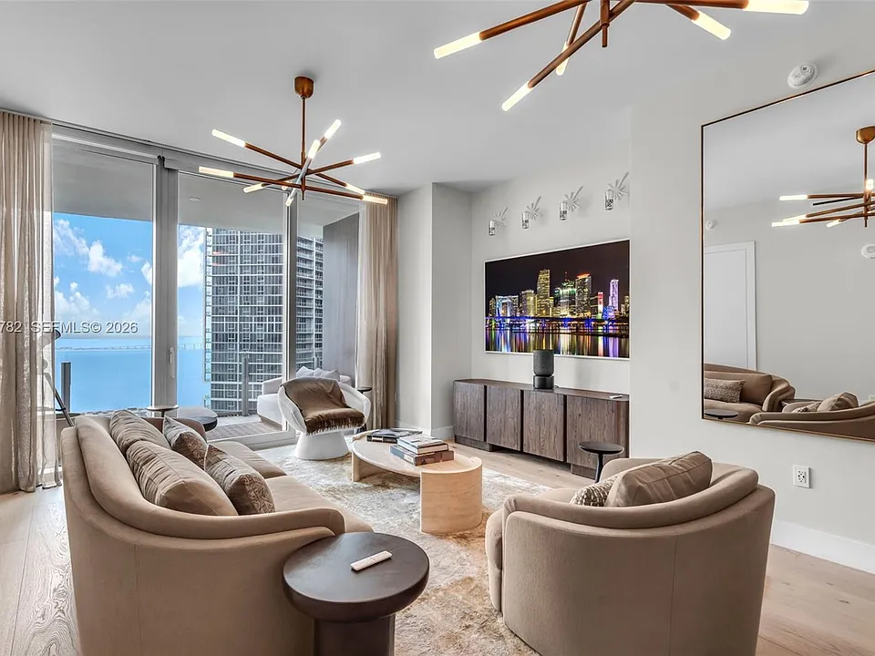 300 Biscayne Boulevard Way #2605W