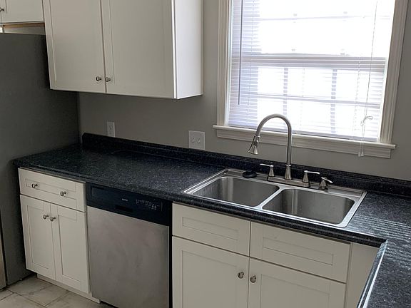 3rd image of 3725 Spottswood Ave #4