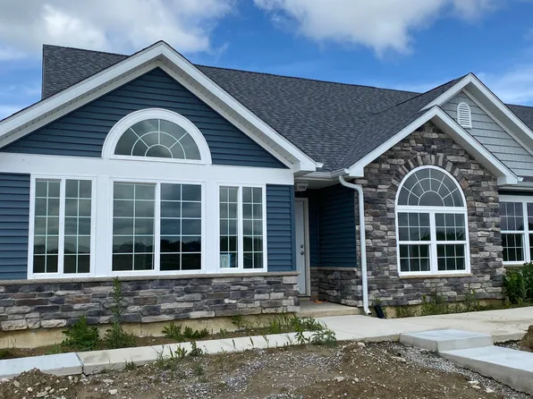 5602 Fountain Cir, Winfield, IN 46307