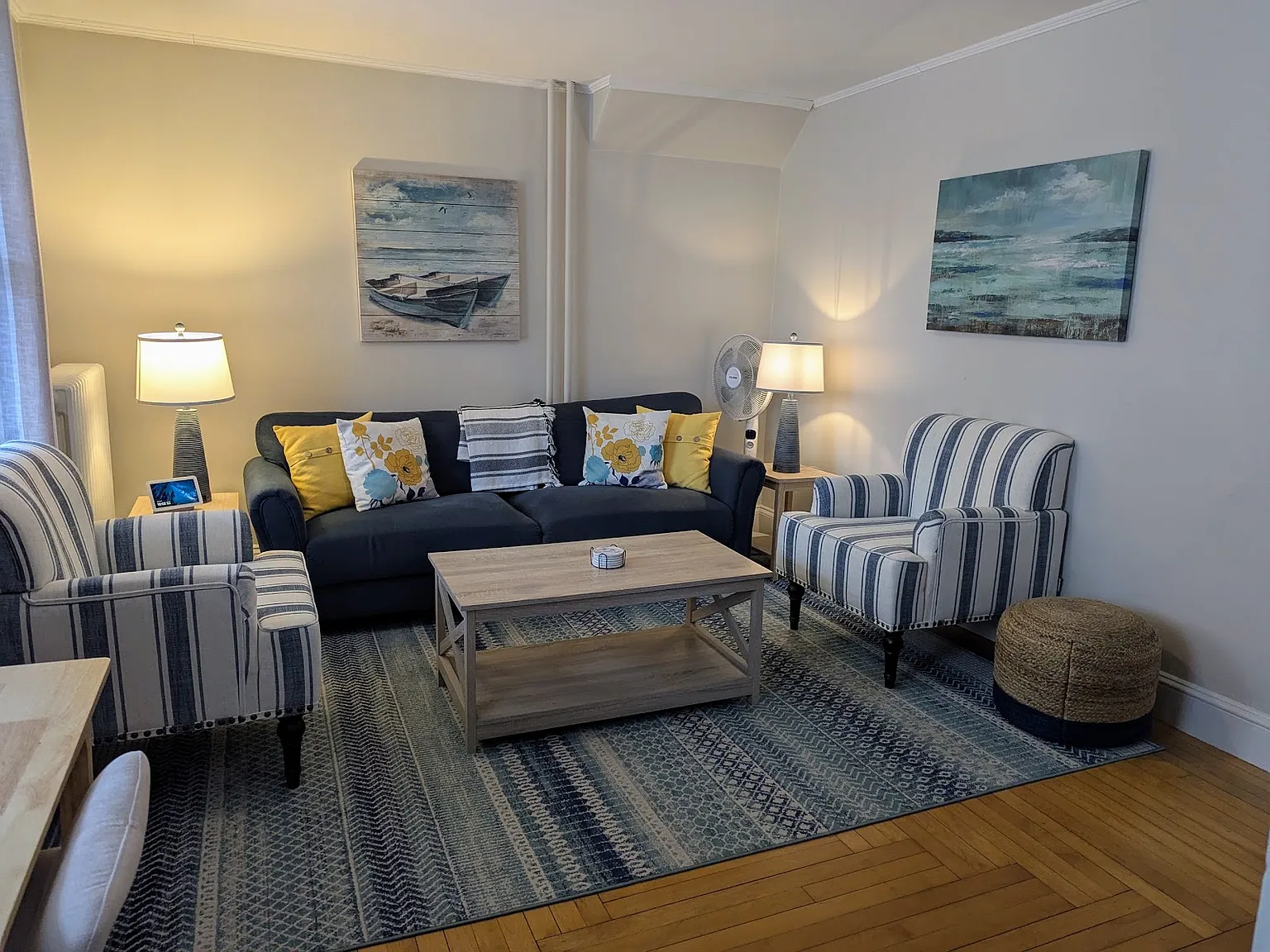 2 bed, 890 sqft, $2,000 — Photo 2