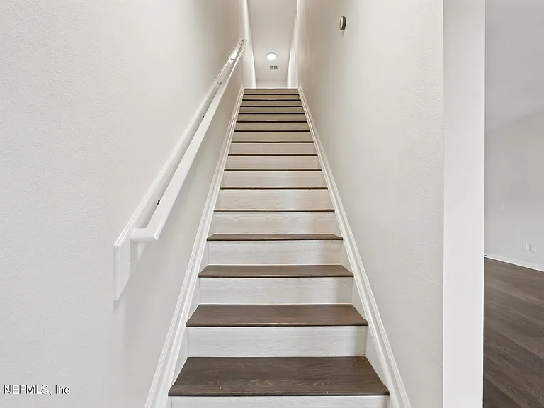 577 Scrub Jay Dr — Photo 14