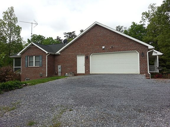 Side 2-car oversized garage