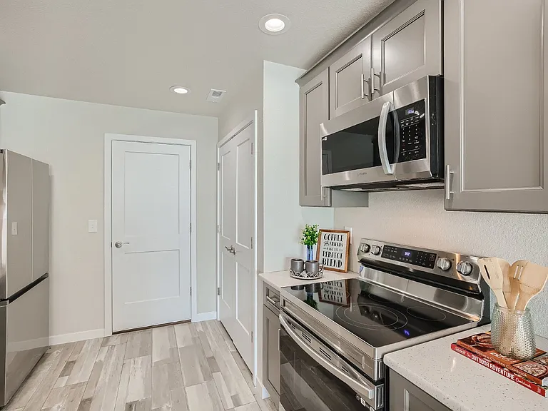 4209 Date St — Photo 9
