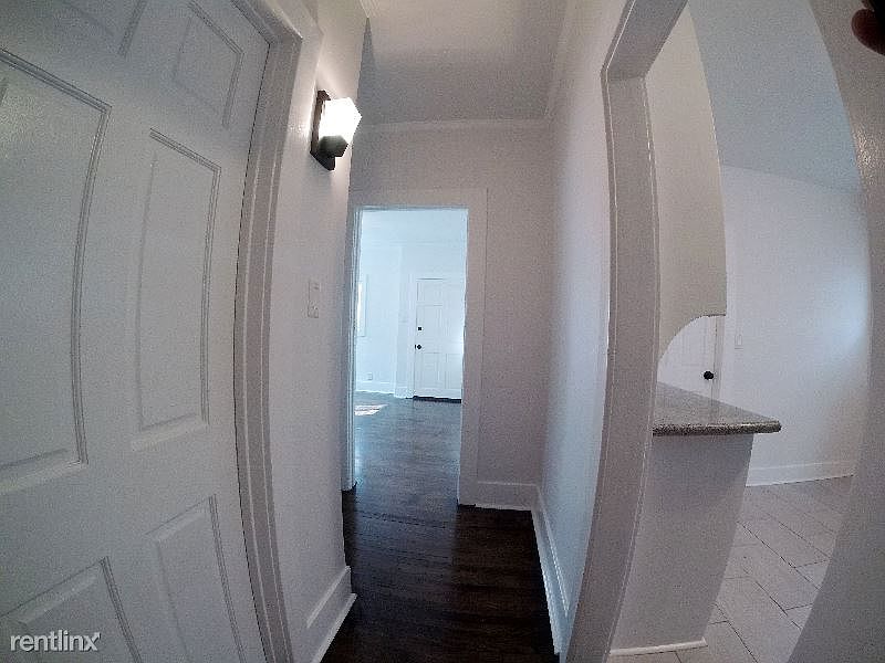 1st image of 1128 N Mariposa Ave