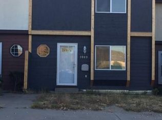 1909 Edinburgh St, Rawlins, WY 82301