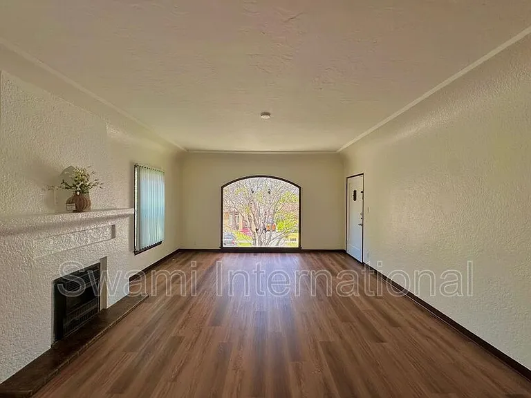 2066 Chestnut Ave — Photo 10