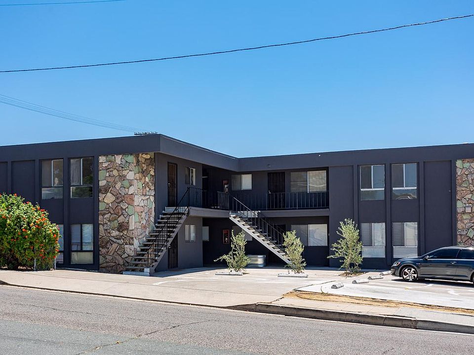 1st image of 330 E Division St
